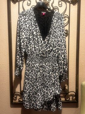 NWT - Vince Camuto Black, Gray, and Ivory Animal Print : Ruffled Dress